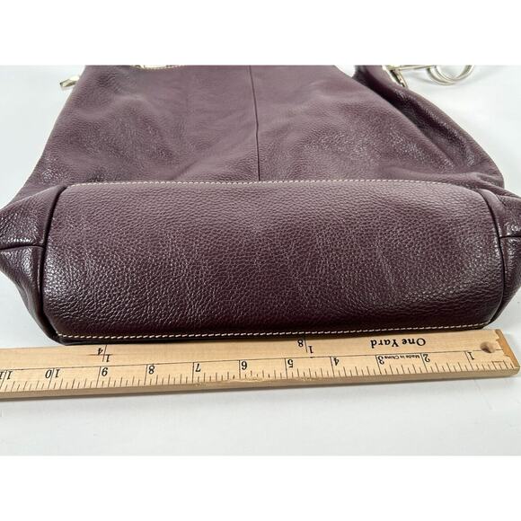 Celsius Women's Red Burgundy Leather Detachable Strap Shoulder Bag Size Medium - Picture 11 of 11